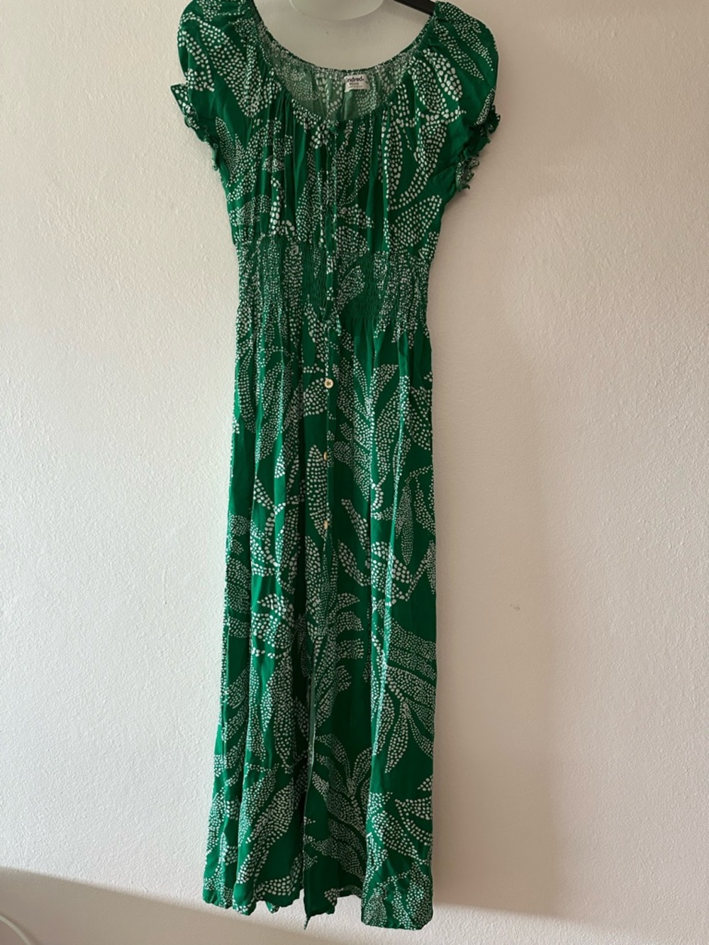 Kindred petite medium green maxi dress with white polka dots, new without tags